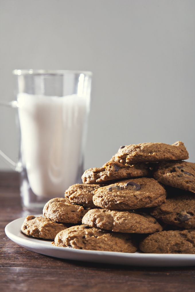 Easy Vegan Pumpkin Chocolate Chip Cookies